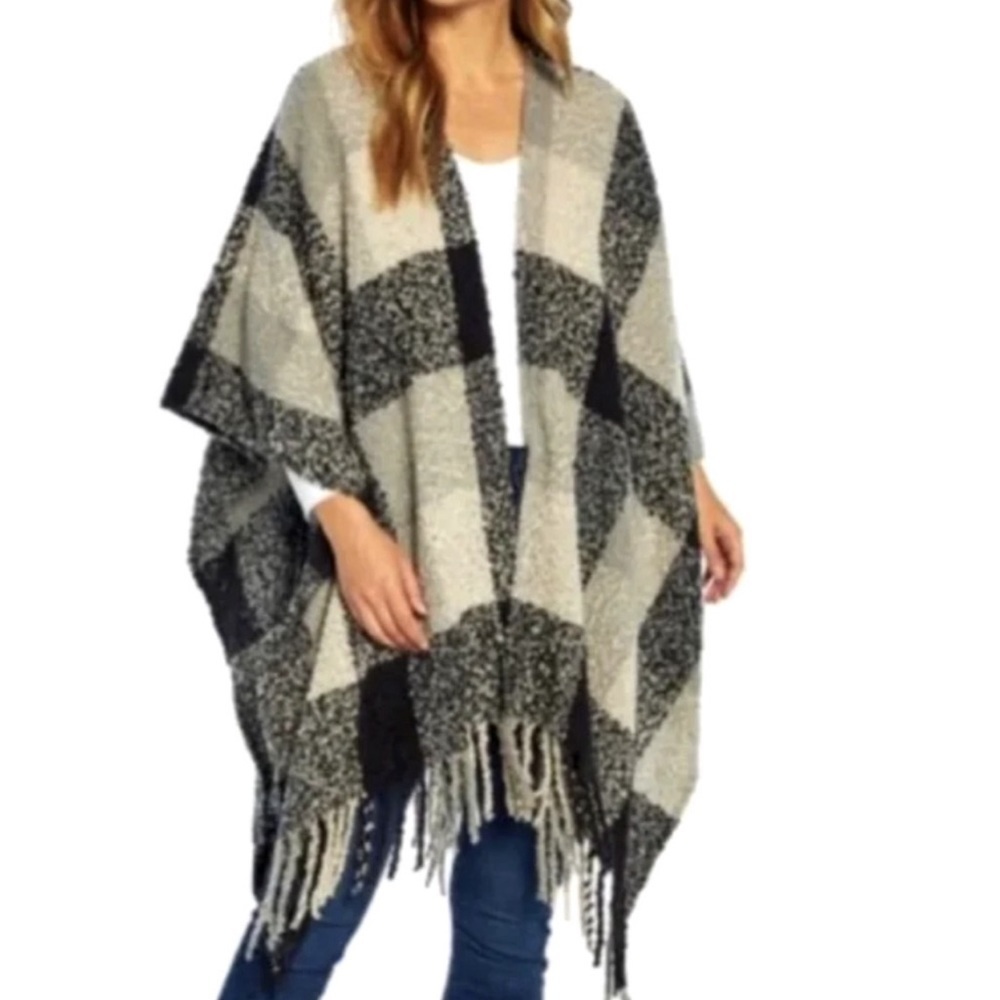 Woolrich Cozy Amelia Plaid Blanket Wrap Poncho‎ Black Grey White Soft One Size